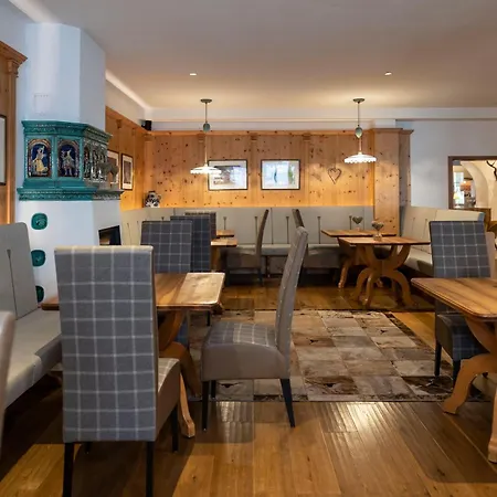 Artnatur Dolomites & Hotel 4*