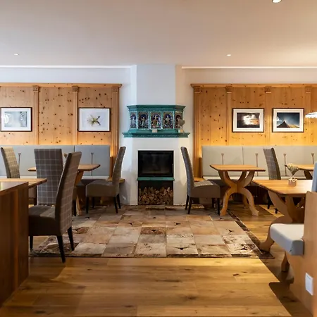 Hotel Artnatur Dolomites & 4*