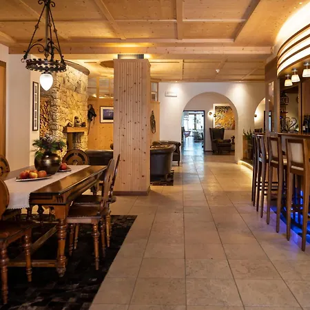 Artnatur Dolomites & Otel Siusi