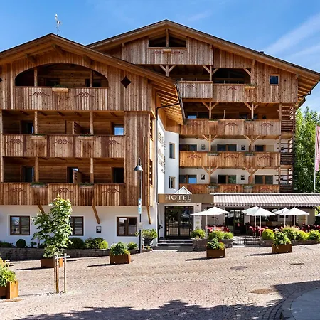 Hotel Artnatur Dolomites &