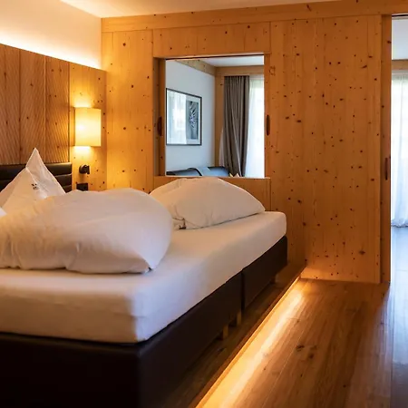 Artnatur Dolomites & 4*