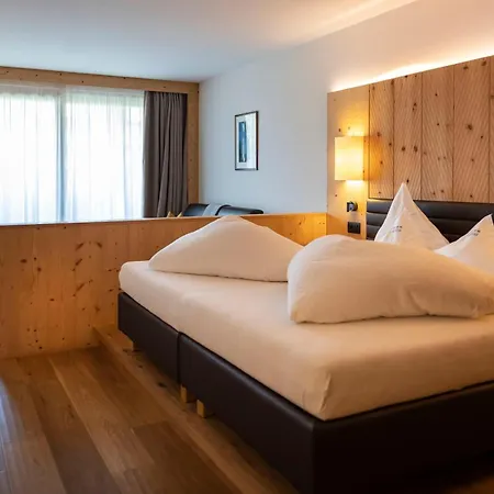 Artnatur Dolomites & Hotel 4*