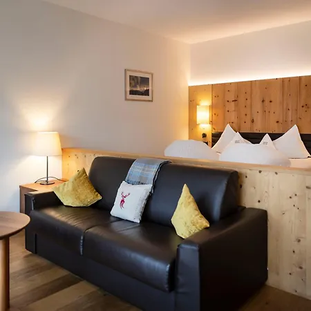 Artnatur Dolomites & 4*